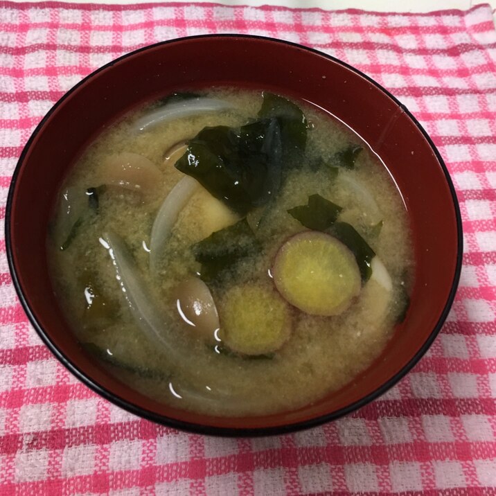 残り野菜の月見味噌汁